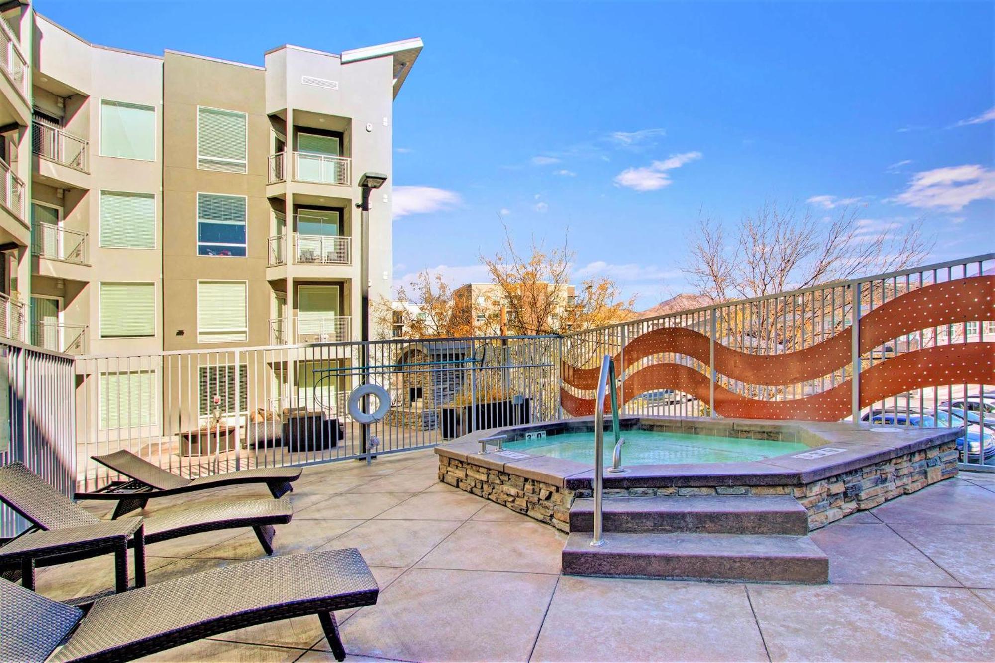Luxury Condo In The Library Square District ソルトレイクシティ エクステリア 写真